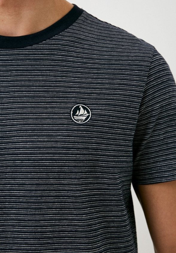 Футболка Colin's