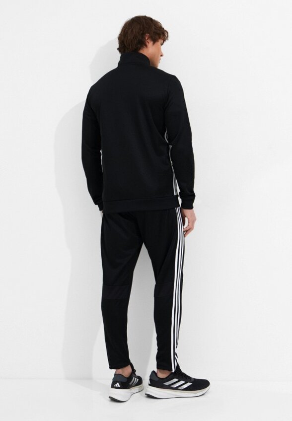 Костюм спортивный adidas
