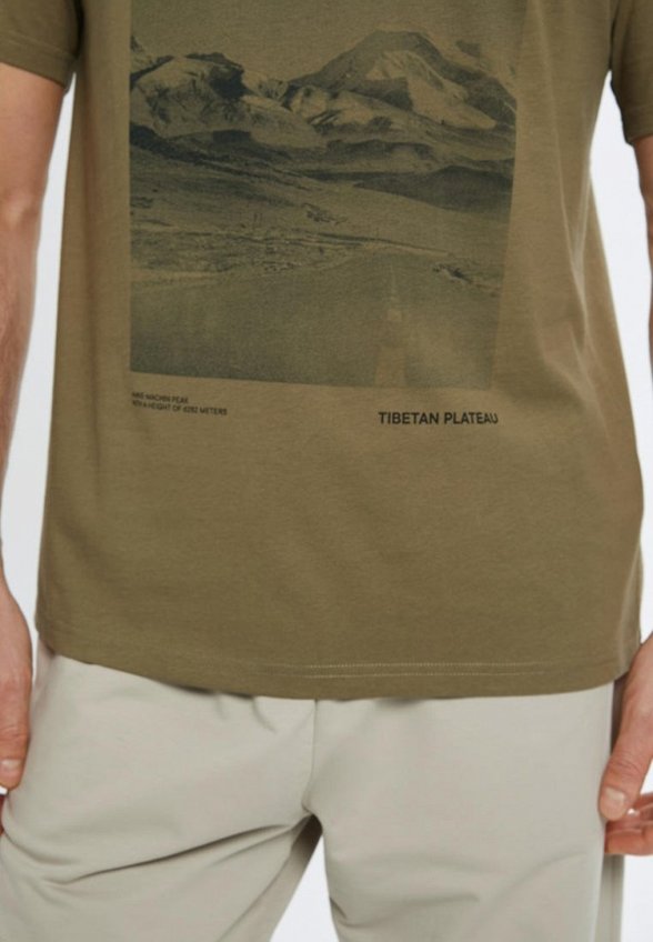 Футболка Finn Flare