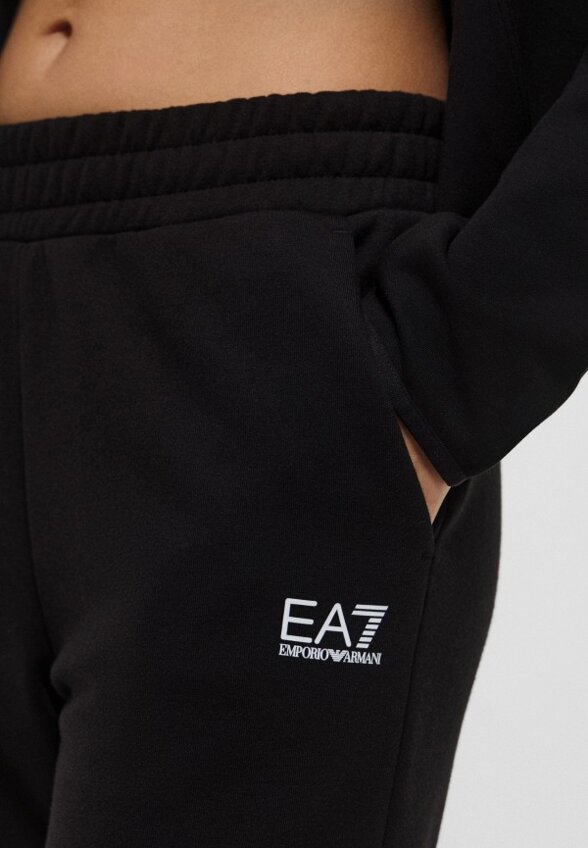 Брюки спортивные EA7