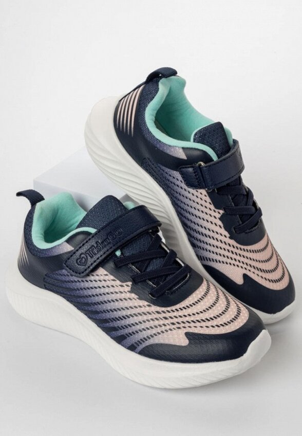 Кроссовки Tikkago