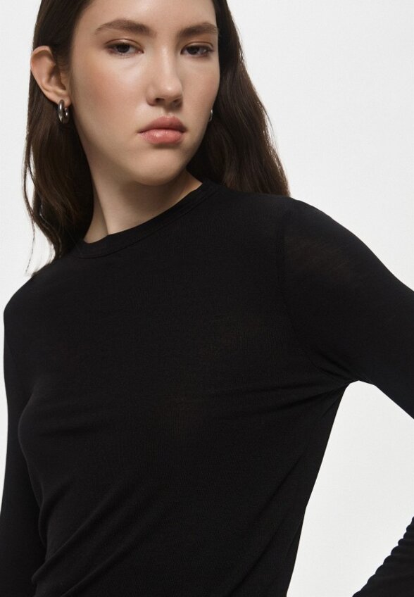 Лонгслив Mango