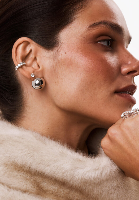 Серебряный кафф с фианитами и открывающимся механизмом MIE