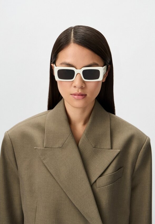 Очки солнцезащитные Prada