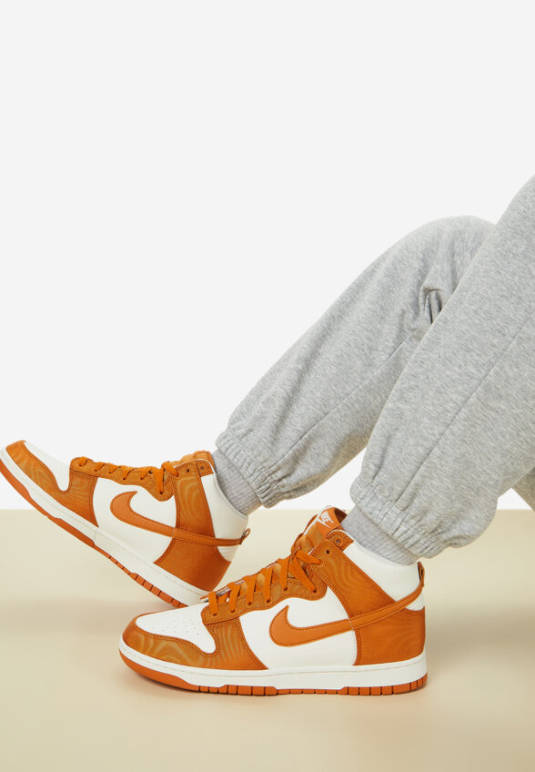Кеды мужские Nike Dunk High Retro Se, Оранжевый