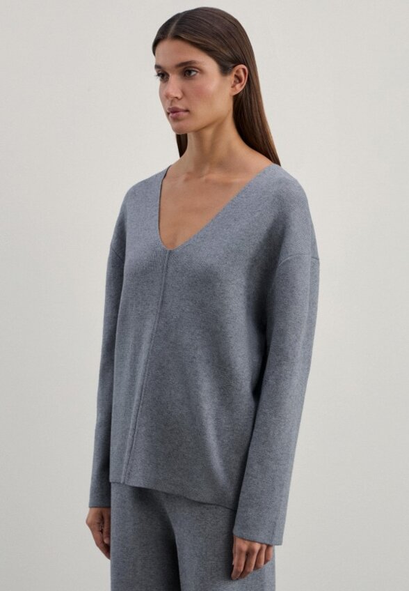 Пуловер Zarina