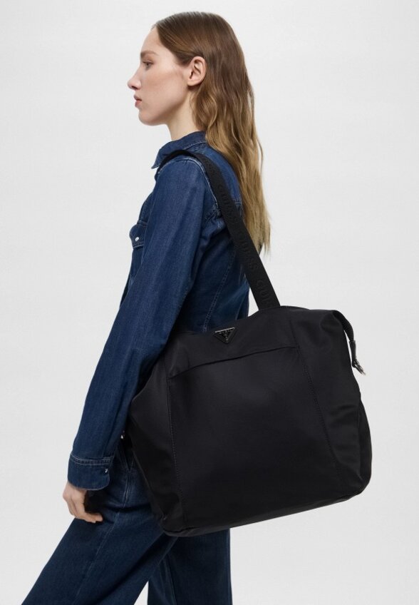 Сумка дорожная Guess