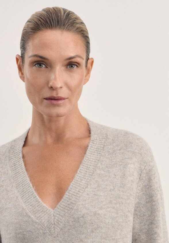 Пуловер Zarina