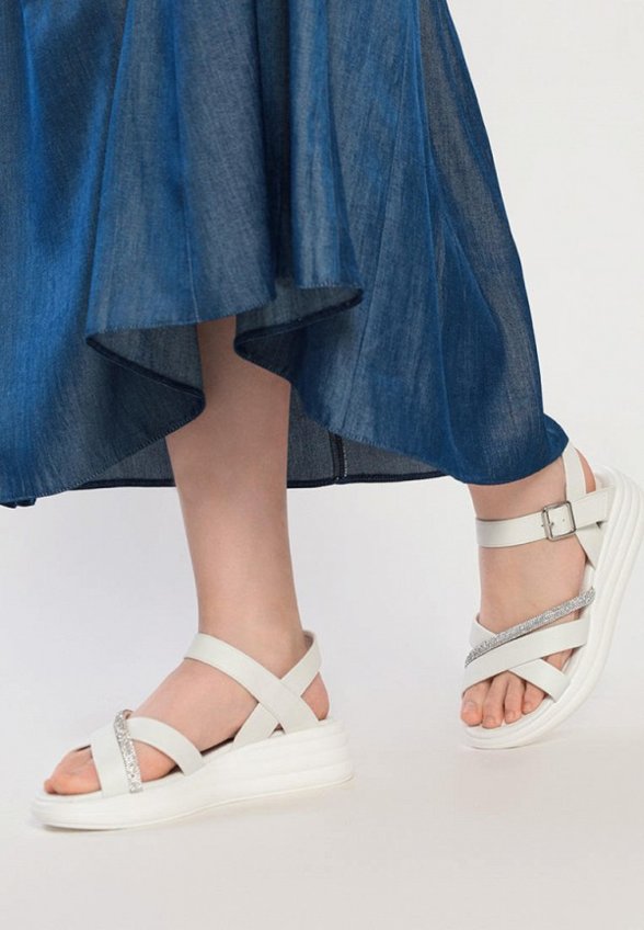 Босоножки Gut