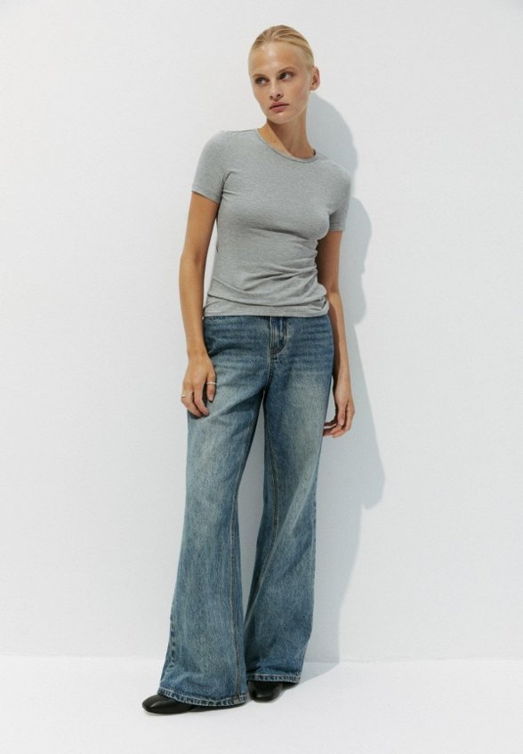 Футболка Charmstore