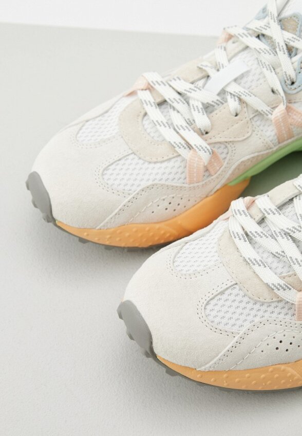 Кроссовки Flower Mountain