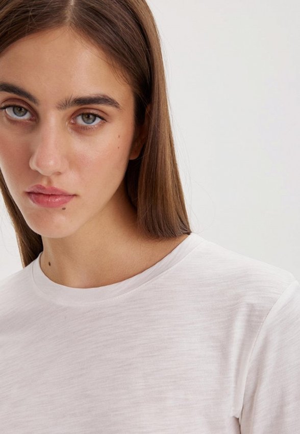 Лонгслив Bstatement