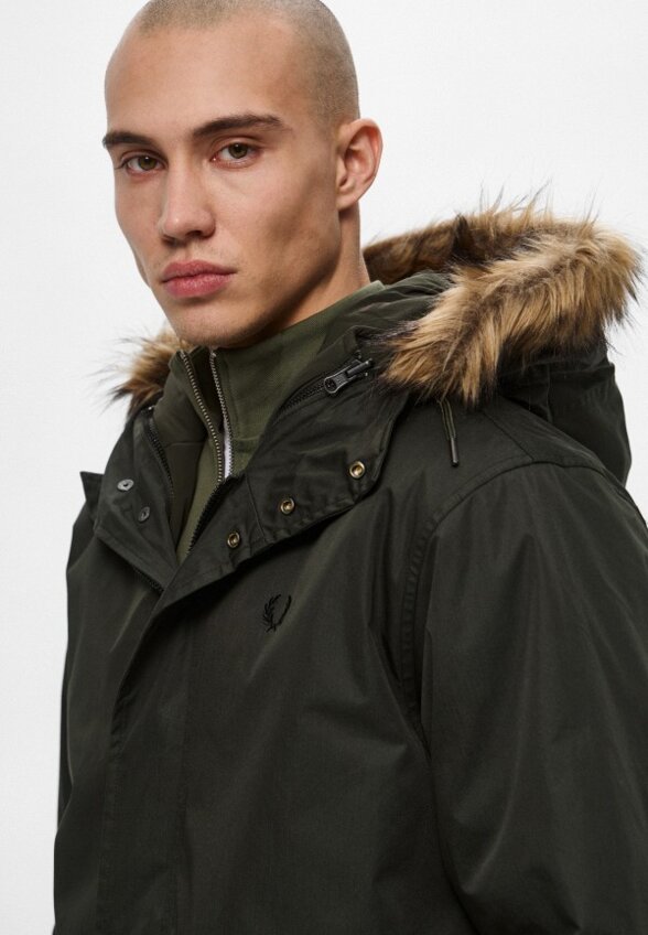 Парка Fred Perry