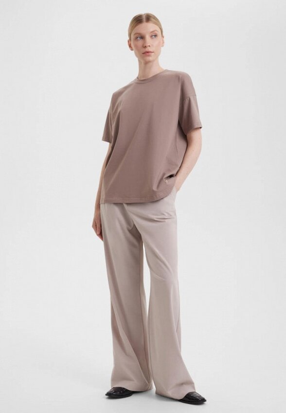 Футболка Gabriel and Ester London