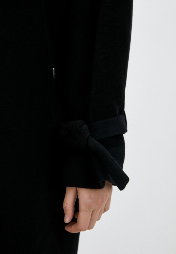 Пальто-кокон B.L.E.S.