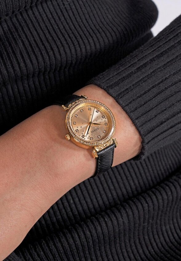 Часы Guess