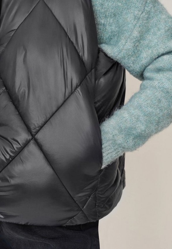 Жилет стеганый Baon