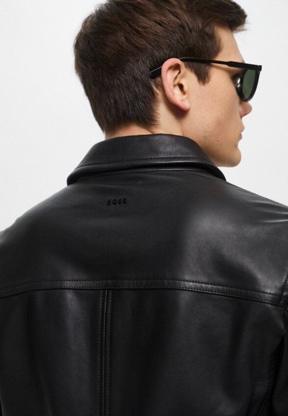 Куртка кожаная Boss
