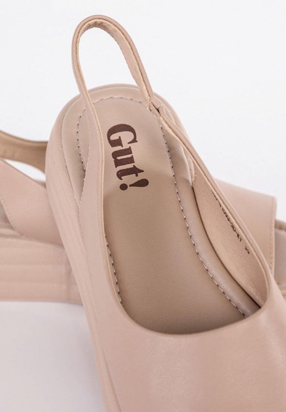 Босоножки Gut