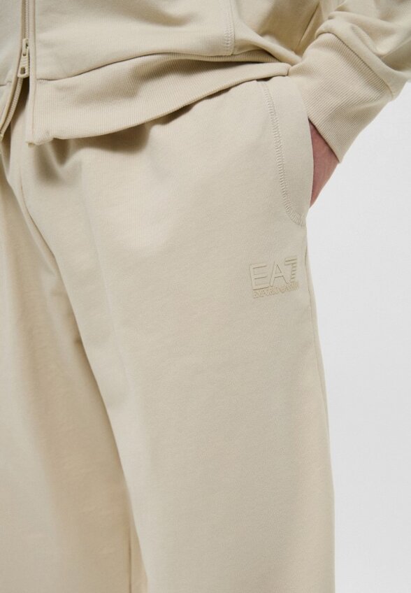 Костюм спортивный EA7