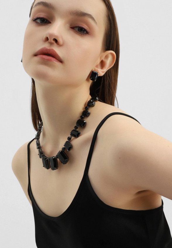 Колье и серьги Pill