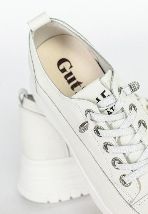 Кроссовки Gut