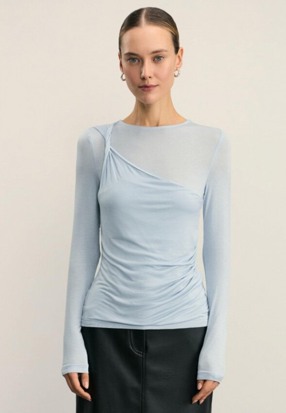 Лонгслив Zarina