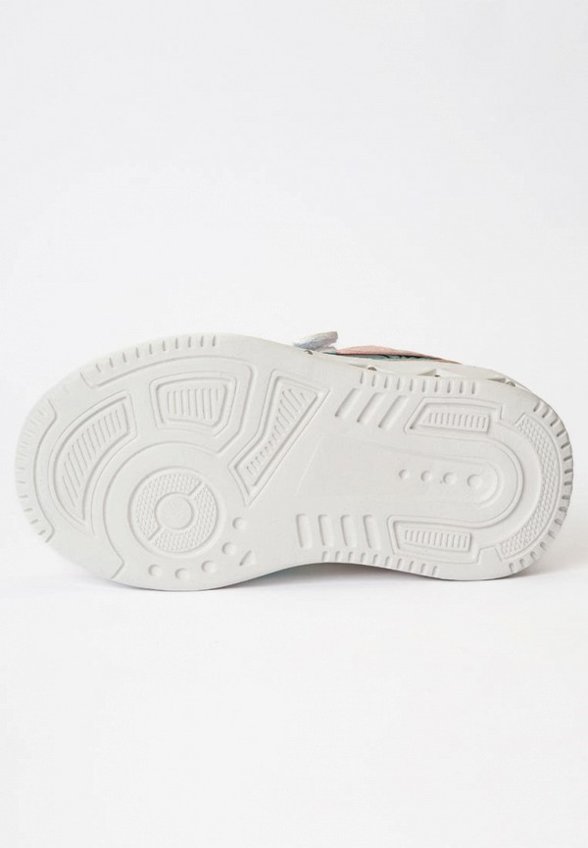 Кроссовки Tikkago