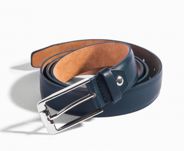 РЕМЕНЬ С ЛАКОНИЧНОЙ ПРЯЖКОЙ