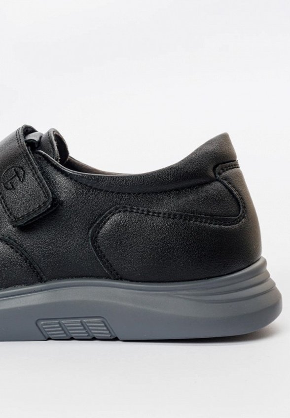 Сандалии Tikkago