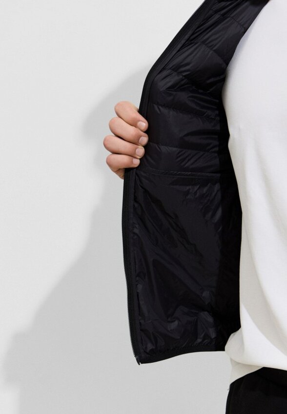 Жилет утепленный EA7