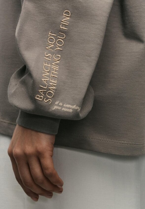 Свитшот Zarina