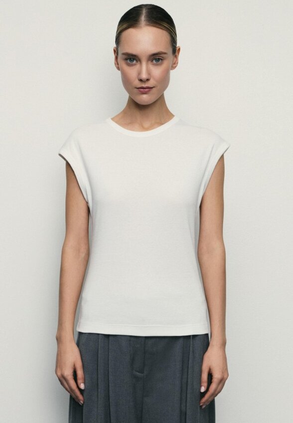 Футболка Zarina