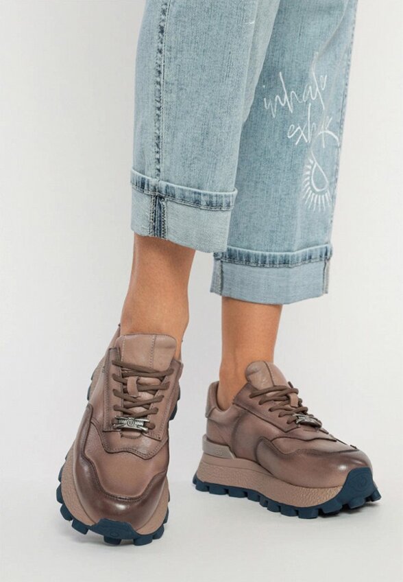 Кроссовки Gut