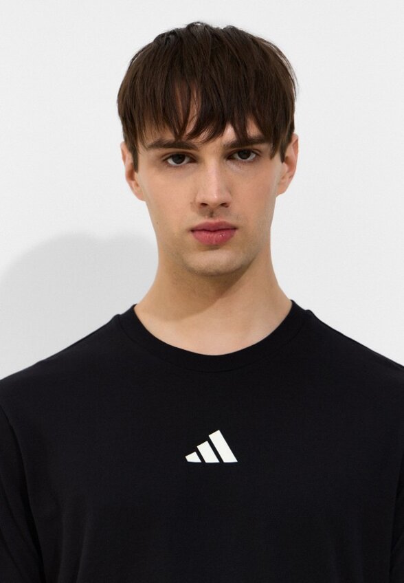 Футболка adidas