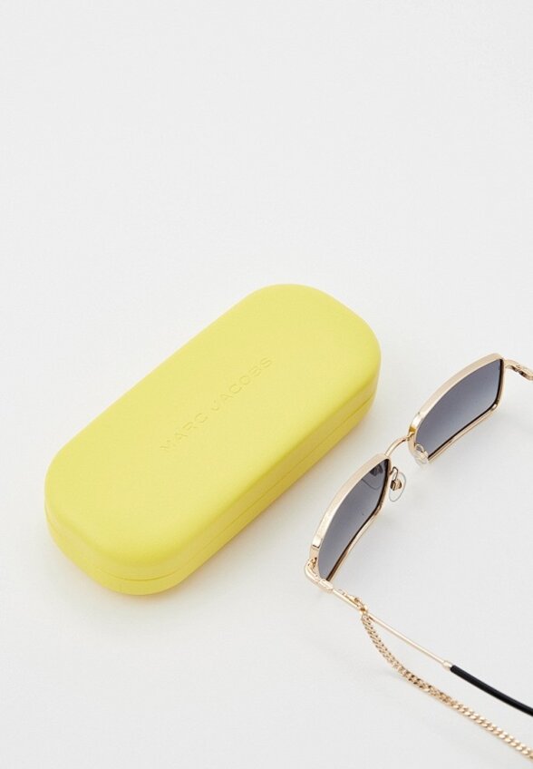 Очки солнцезащитные и цепочка Marc Jacobs