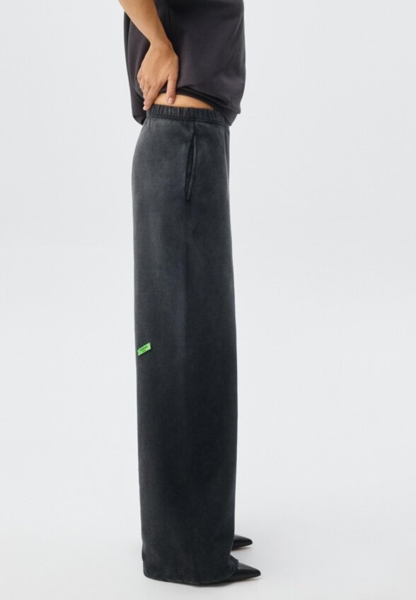 Брюки из коллекции SELA х VASILINCIAGA