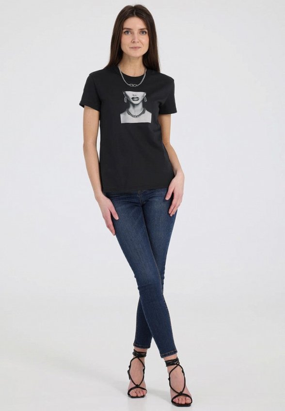 Футболка Апрель