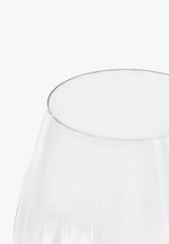 Бокал из стекла с рельефным узором