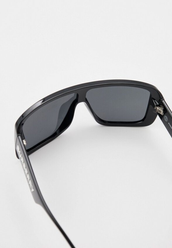 Очки солнцезащитные Burberry