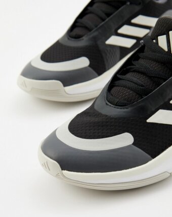 Кроссовки adidas женщинам