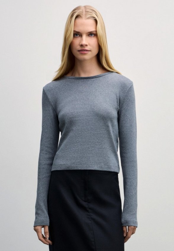 Лонгслив Zarina