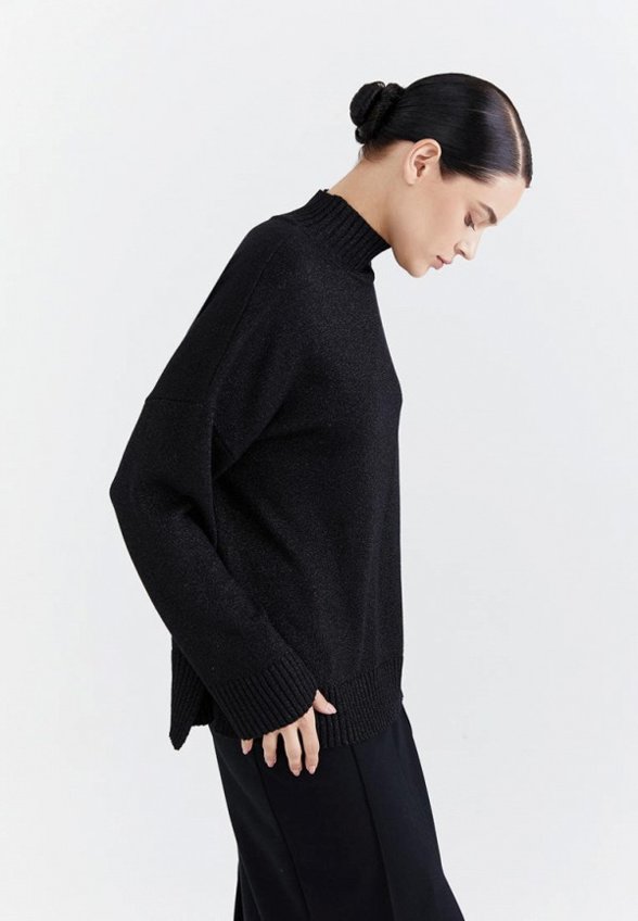 Свитер M.Reason