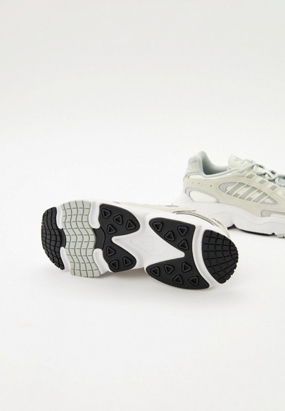 Кроссовки adidas Originals