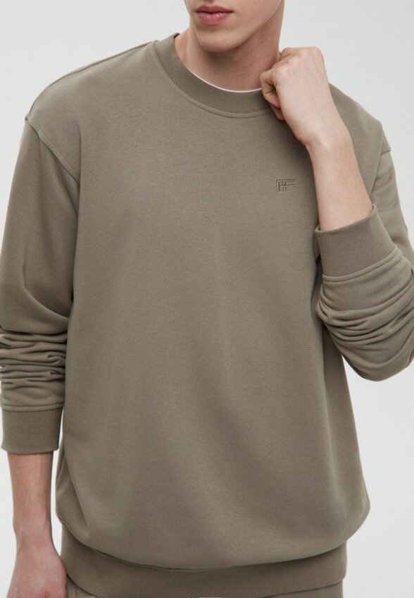 Свитшот Finn Flare