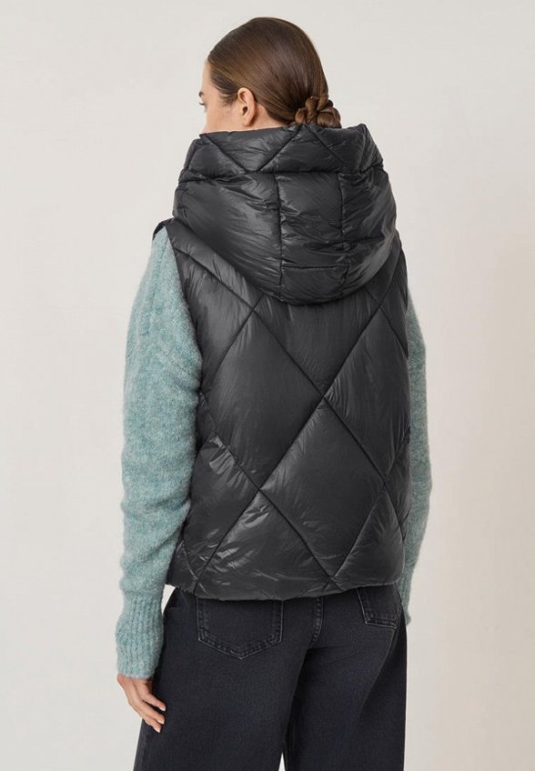 Жилет стеганый Baon