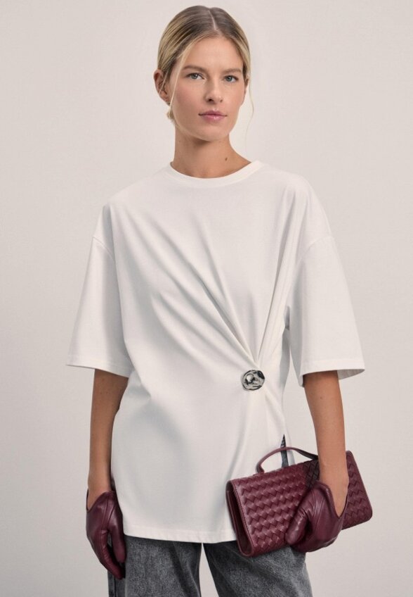 Футболка Zarina