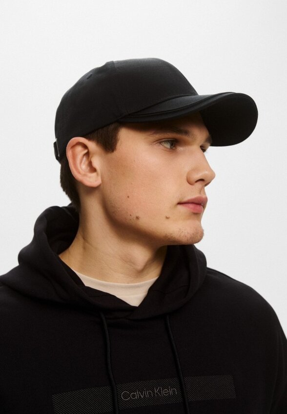 Бейсболка Calvin Klein