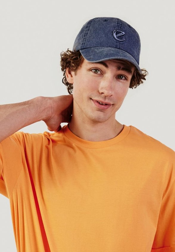 Бейсболка Ecco