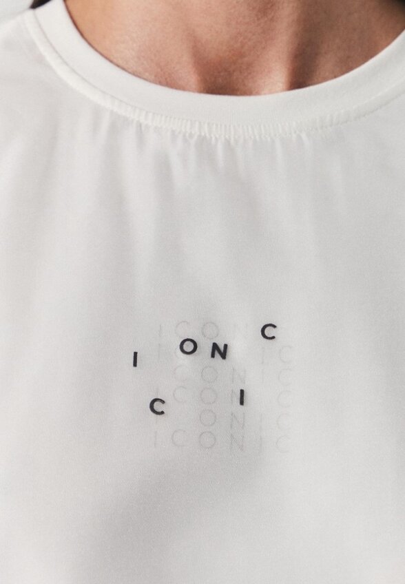 Футболка Zarina